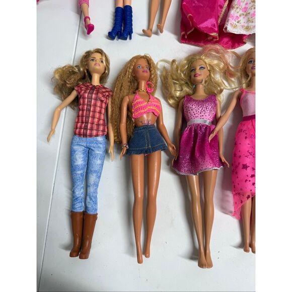 HUGE LOT of 21 BARBIE AND FRIENDS Dolls Mattel Clones See Description - Picture 9 of 9